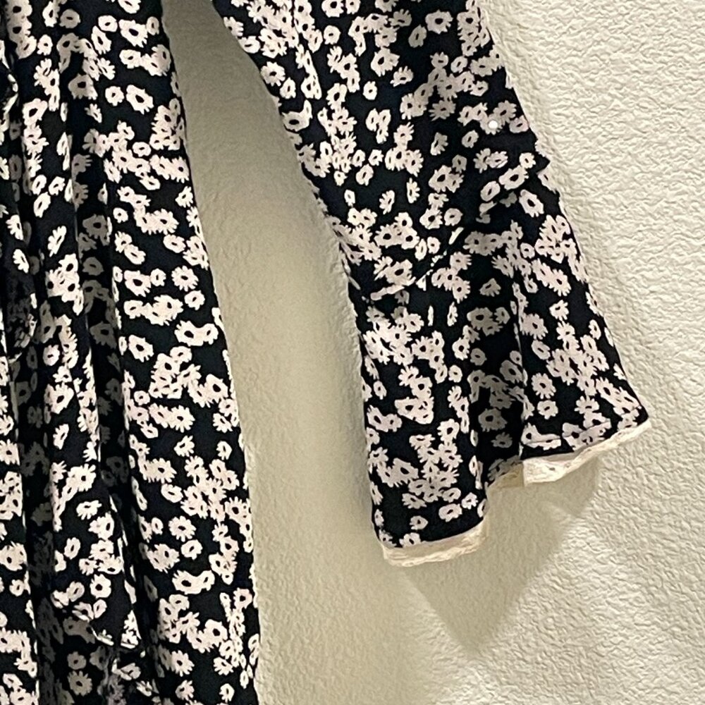FREE PEOPLE NEW "Like You Best" Bell Sleeve Mini Lace Trim Black/Ivory Size L - Picture 4 of 9